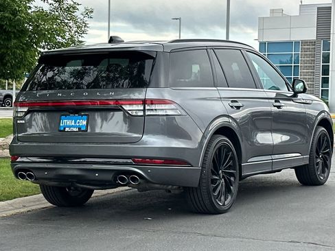 Used 2025 Lincoln Aviator Reserve w/ Luxury Package AWD/4WD image 2