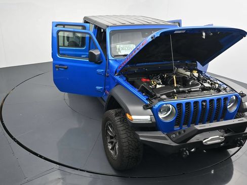Used 2023 Jeep Gladiator Mojave w/ LED Lighting Group AWD/4WD image 41