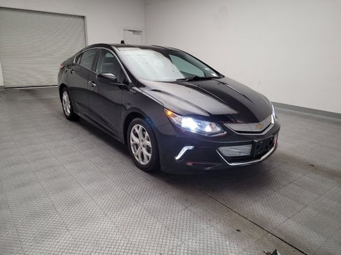 Used 2017 Chevrolet Volt Premier w/ Driver Confidence II Package FWD image 13