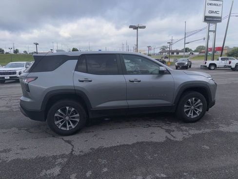 Used 2026 Chevrolet Equinox LT AWD/4WD image 10