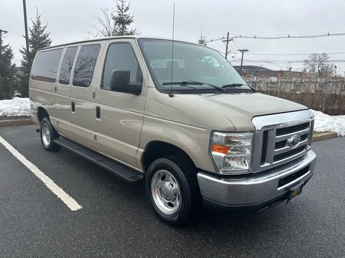 Used 2013 Ford E-350 and Econoline 350 XLT image 13