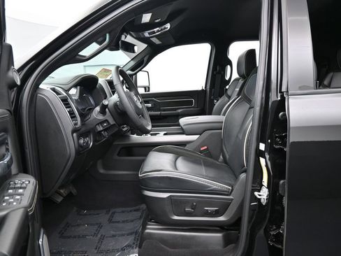 Used 2026 RAM 3500 Laramie AWD/4WD image 11