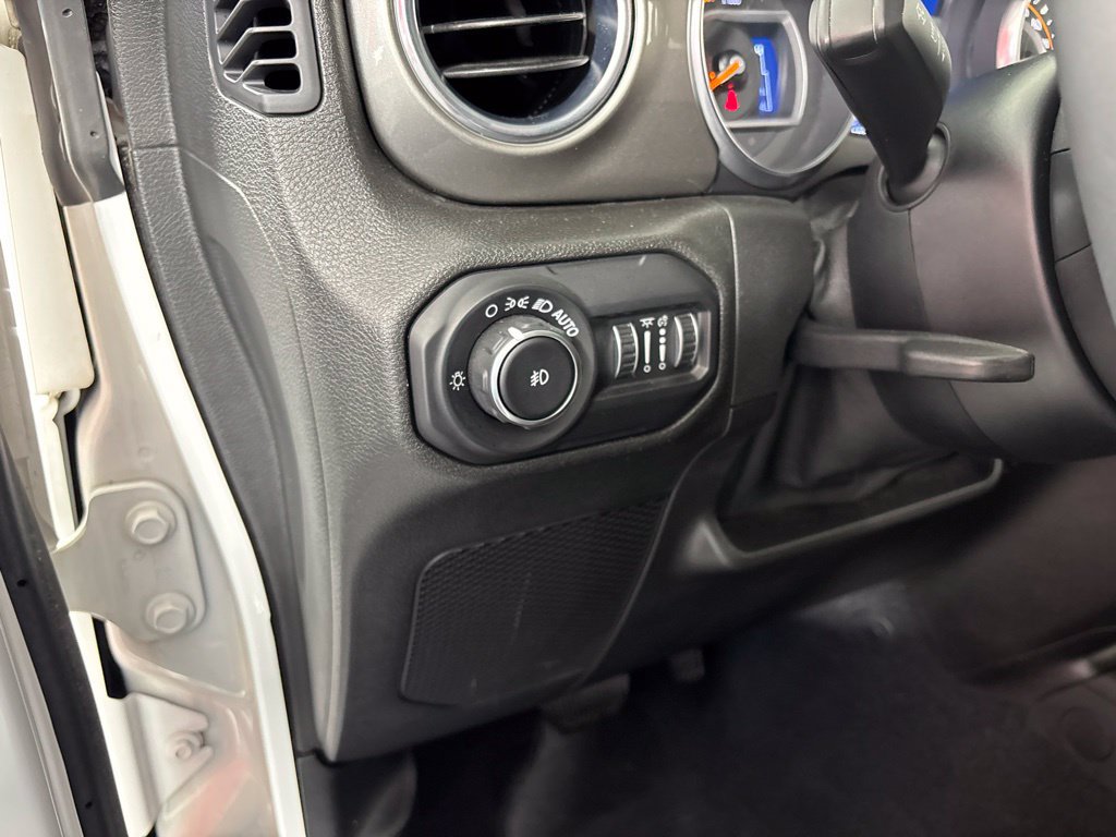 Used 2019 Jeep Wrangler Unlimited Sahara AWD/4WD image 25