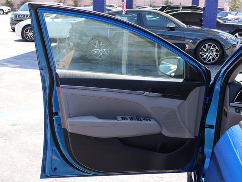 Used 2018 Hyundai Elantra SEL FWD image 9