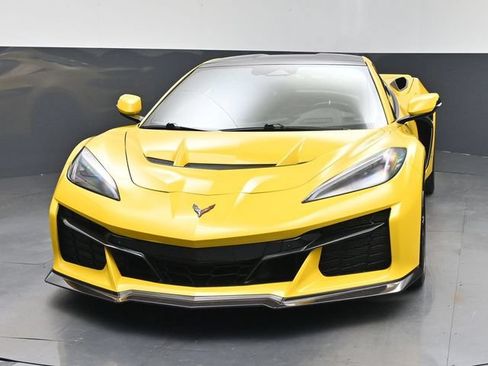 Used 2025 Chevrolet Corvette ZR1 w/ Stealth Interior Trim Package RWD image 6