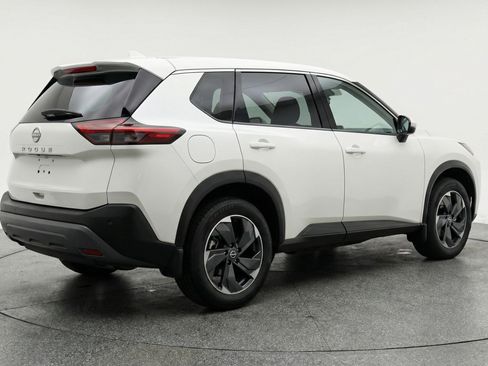 Used 2025 Nissan Rogue SV FWD image 9