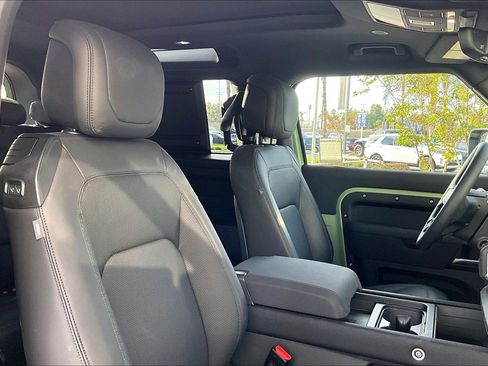 Used 2023 Land Rover Defender 110 75th Limited Edition image 7