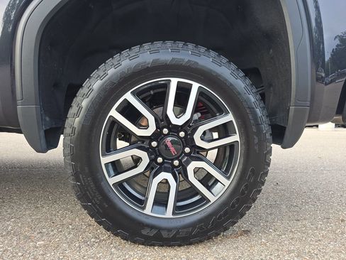 Certified 2025 GMC Sierra 1500 AT4 w/ AT4 Premium Package AWD/4WD image 35
