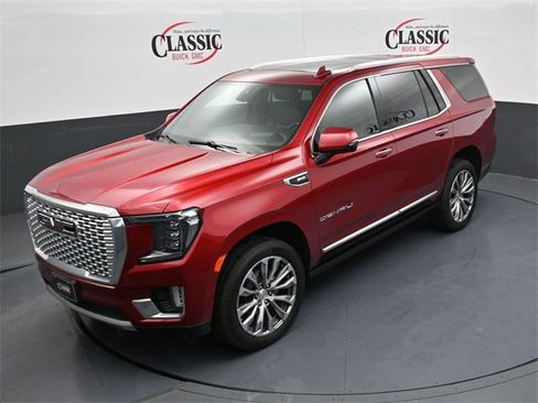 Used 2021 GMC Yukon Denali w/ Denali Premium Package image 16