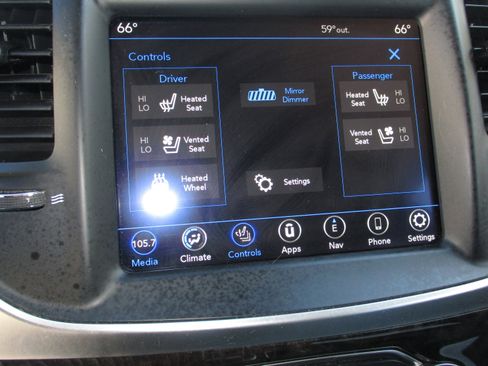 Used 2019 Chrysler 300 Limited w/ Safetytec Plus Group image 30