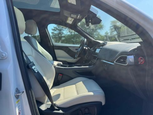 Used 2017 Jaguar F-PACE Prestige AWD/4WD image 13
