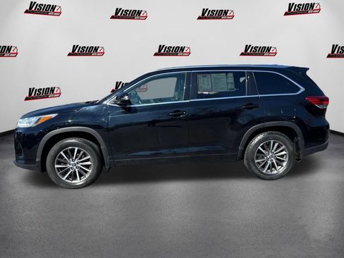 Used 2018 Toyota Highlander XLE w/ Carpet Mat Package (TMS) image 8