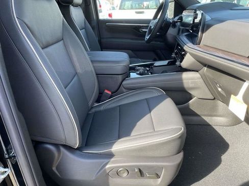 New 2026 Chevrolet Suburban Premier image 20