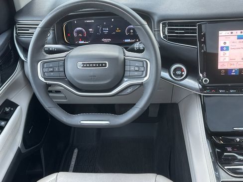 Used 2023 Jeep Wagoneer L 4WD w/ Premium Group I image 14