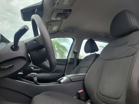 Used 2025 Hyundai Tucson SE FWD image 19