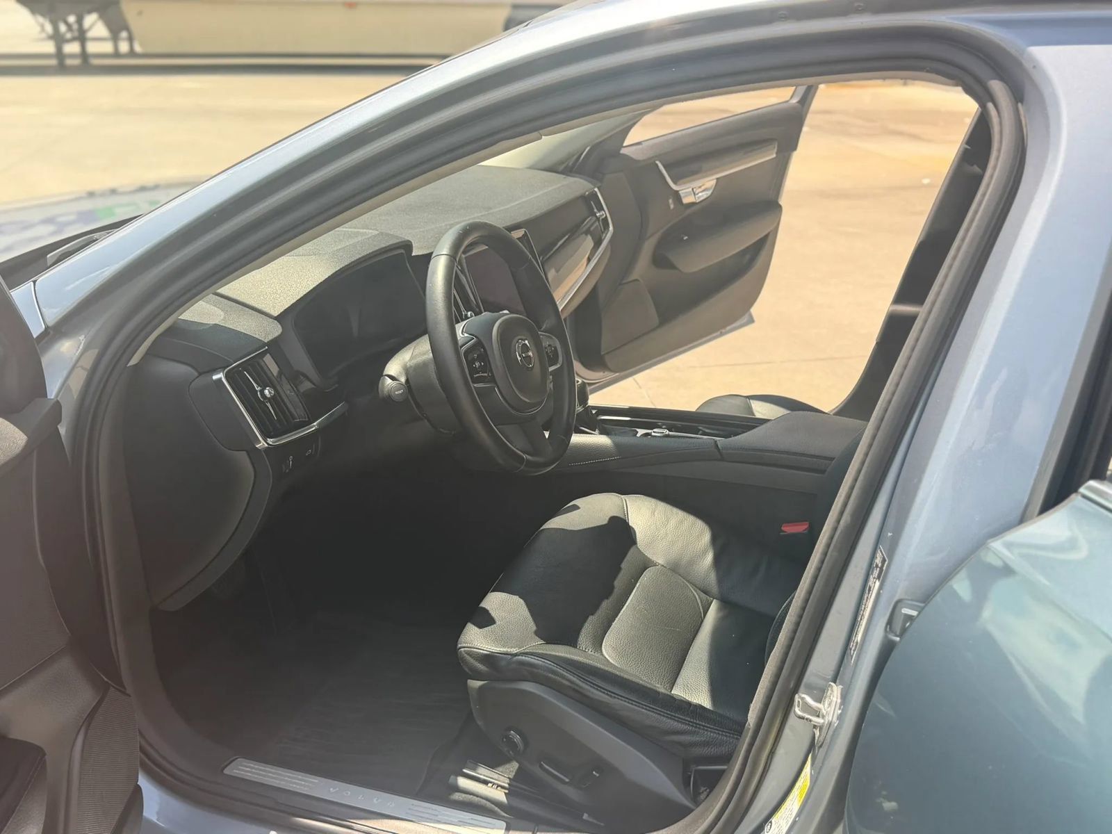 Used 2018 Volvo S90 T5 Momentum w/ Convenience Package FWD image 16