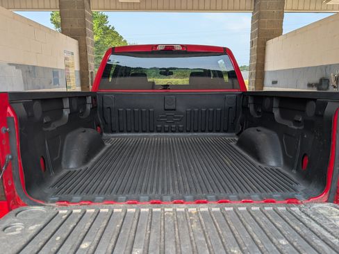 Used 2018 Chevrolet Silverado 1500 LT w/ LT Convenience Package RWD image 18