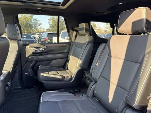 Used 2021 Chevrolet Tahoe Premier w/ Premium Package image 35