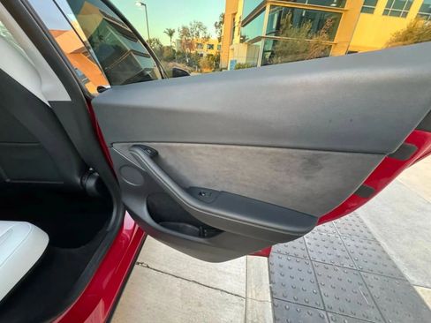 Used 2023 Tesla Model Y Performance image 18