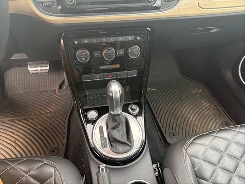 Used 2019 Volkswagen Beetle 2.0T Final Edition SEL image 13