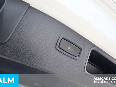 Used 2021 Porsche Macan image 21