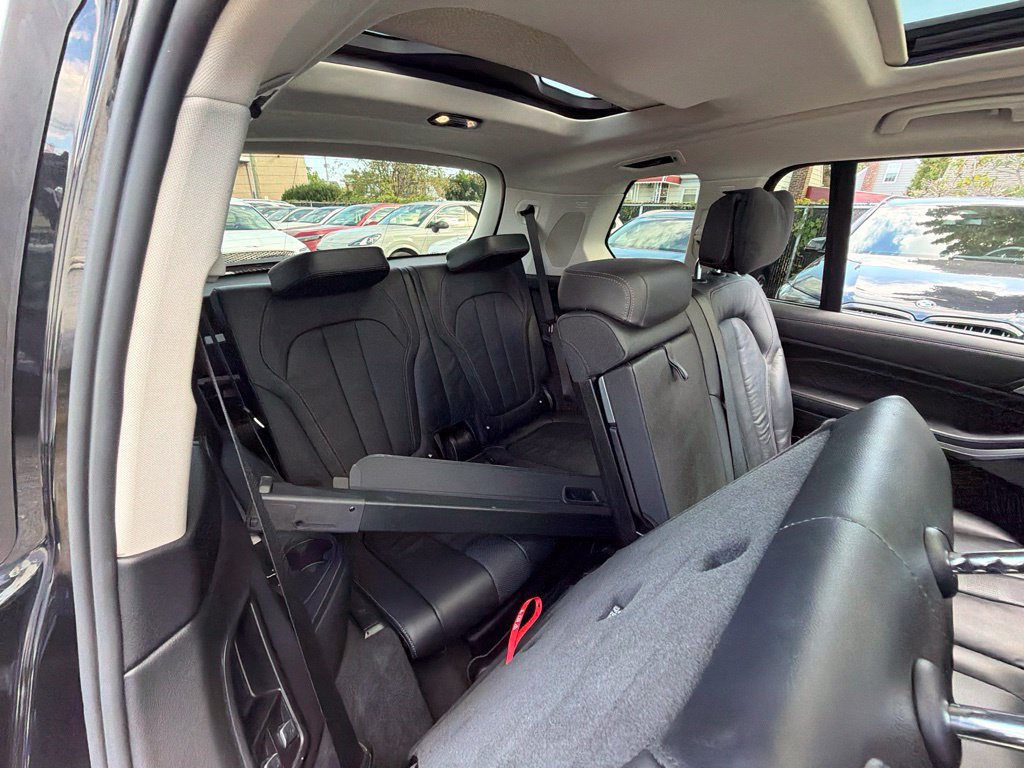 Used 2022 BMW X7 xDrive40i w/ Premium Package AWD/4WD image 23