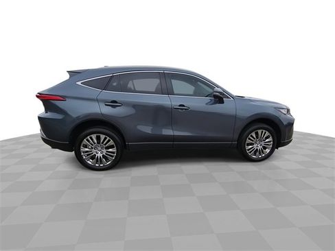 Used 2024 Toyota Venza Limited image 9