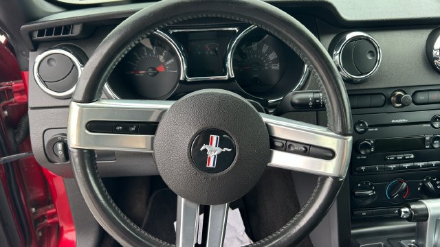 Used 2006 Ford Mustang Convertible RWD image 22