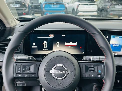 New 2026 Nissan Kicks SR FWD image 18