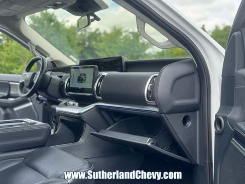 Used 2025 Ford Expedition Max Platinum AWD/4WD image 21