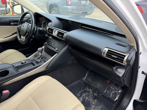 Used 2016 Lexus IS 350 w/ Premium Package RWD image 19