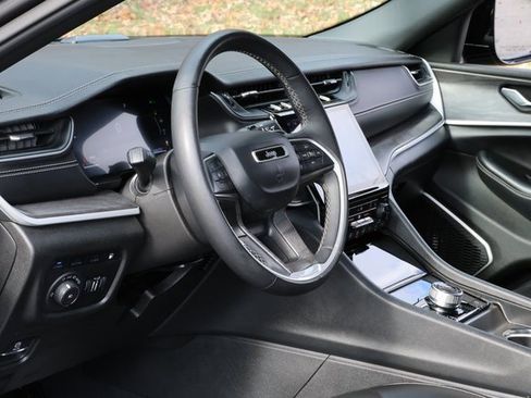 Used 2024 Jeep Grand Cherokee Limited 4xe image 13