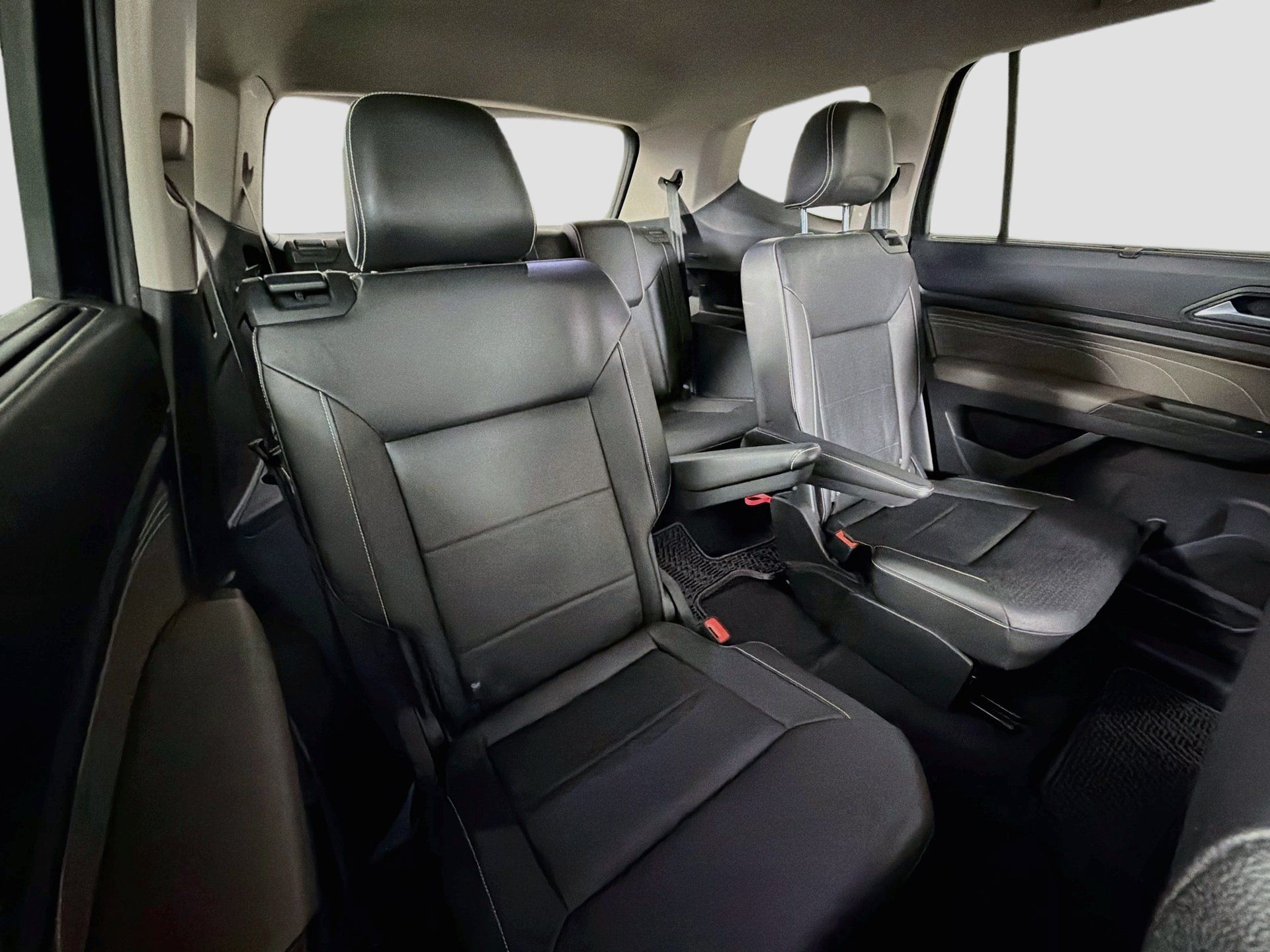 Used 2023 Volkswagen Atlas SE w/ Black Wheel Package FWD image 27
