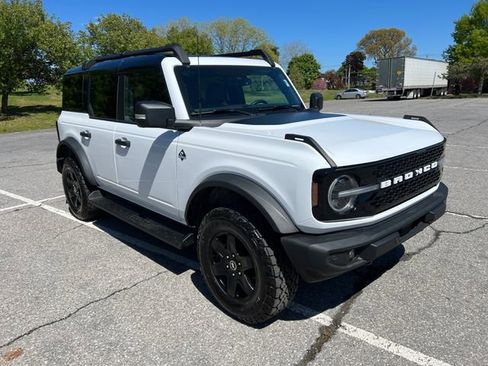 Used 2025 Ford Bronco Outer Banks AWD/4WD image 1