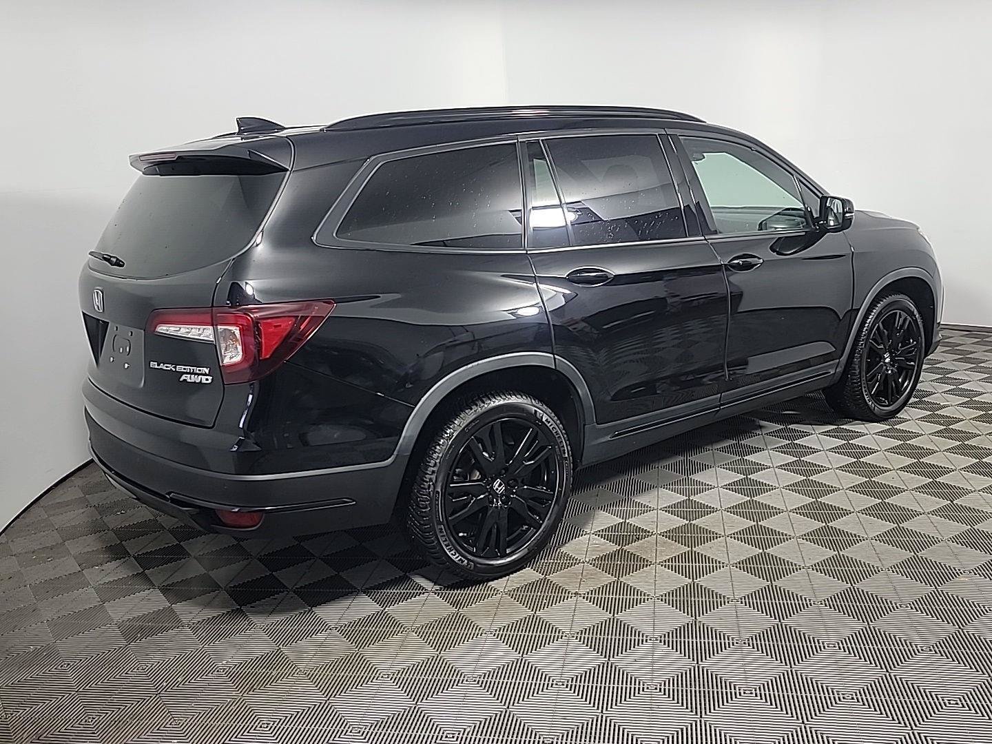 Certified 2022 Honda Pilot Black Edition image 4