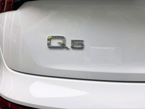 Used 2021 Audi Q5 Premium Plus w/ Premium Plus Package image 32