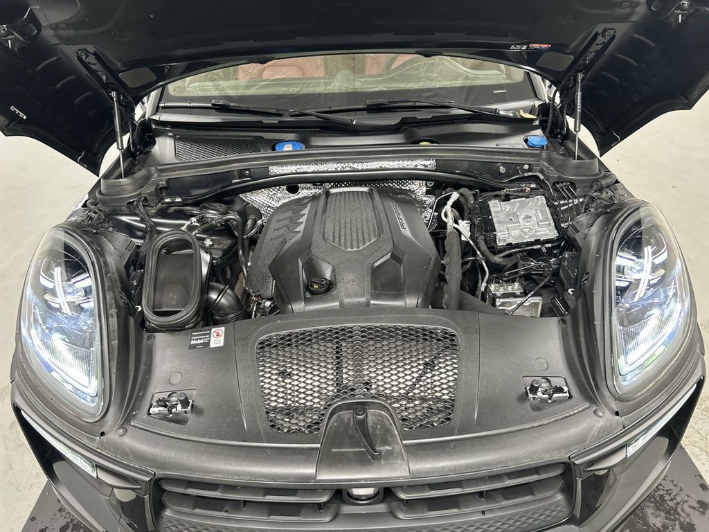 Certified 2026 Porsche Macan AWD/4WD image 25