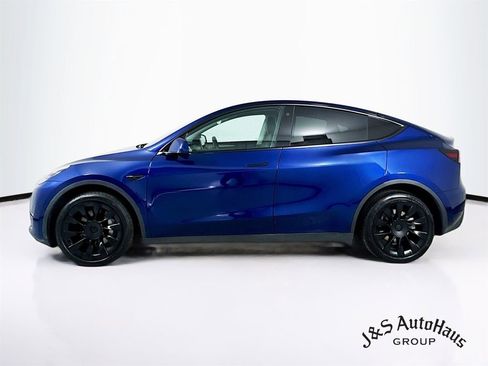 Used 2022 Tesla Model Y Long Range image 4