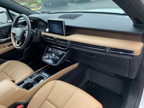 Used 2022 Lincoln Corsair Reserve w/ Equipment Group 201A image 12