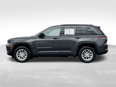 Used 2024 Jeep Grand Cherokee Laredo X w/ Luxury Tech Group I AWD/4WD image 4