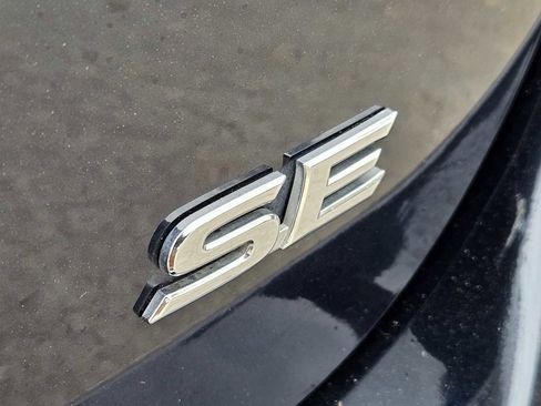 Used 2021 Toyota Camry SE image 12