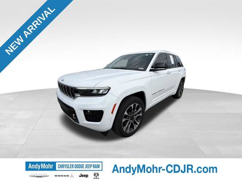 Used 2023 Jeep Grand Cherokee Overland w/ Adv Protech Group III AWD/4WD image 3