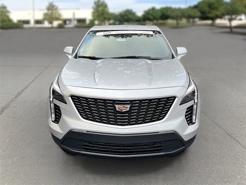 Certified 2021 Cadillac XT4 Luxury w/ Cold Weather Package image 2