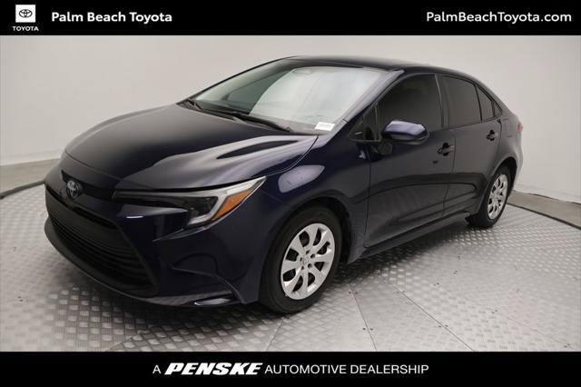 Certified 2025 Toyota Corolla LE FWD image 1