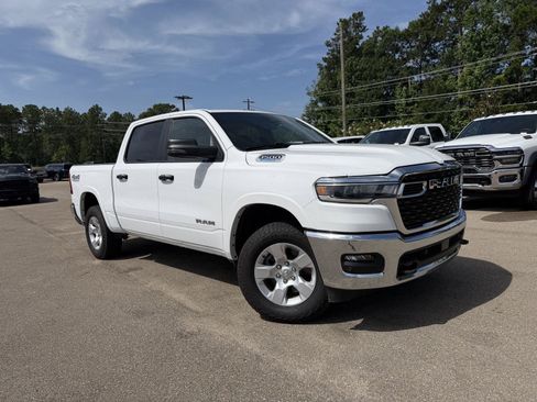 Certified 2025 RAM 1500 Big Horn AWD/4WD image 3