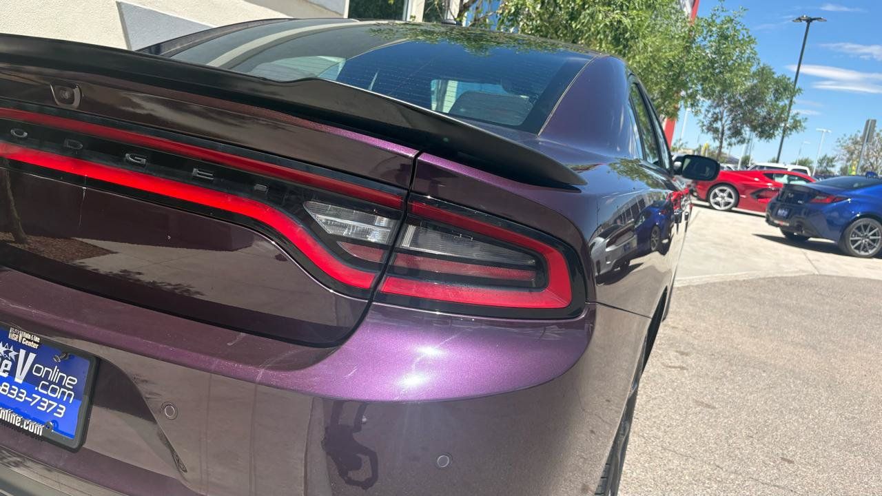 Used 2020 Dodge Charger SXT w/ Blacktop Package RWD image 5