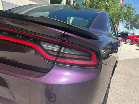 Used 2020 Dodge Charger SXT w/ Blacktop Package RWD image 5