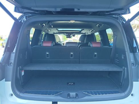 Used 2026 INFINITI QX80 Autograph w/ Premium Cargo Package AWD/4WD image 11