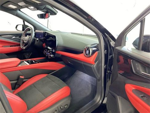 Used 2024 Chevrolet Blazer EV RS image 35