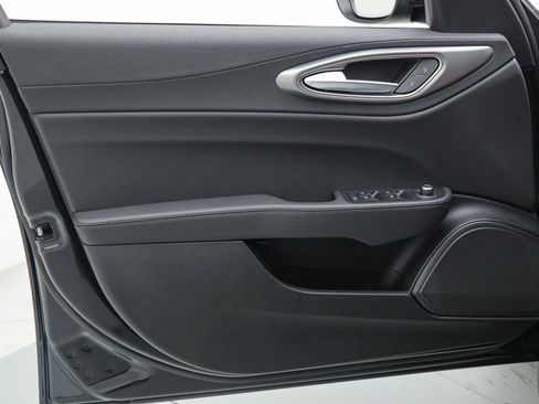 New 2025 Alfa Romeo Giulia w/ Veloce Package Rwd image 18